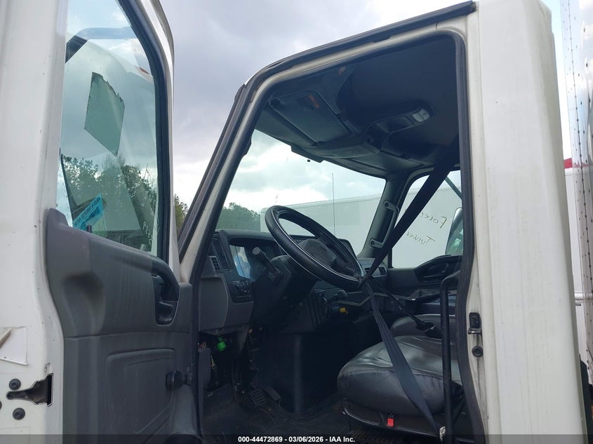 2020 International VIN 3HAEUMML4LL613750 IAAI salvage auction — THEFT, Salvage Title, sold $13,800 on 2026-07-08 (photo 6)