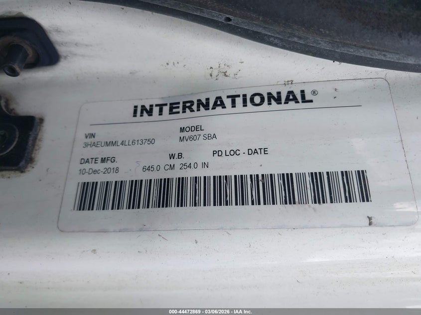 2020 International VIN 3HAEUMML4LL613750 IAAI salvage auction — THEFT, Salvage Title, sold $13,800 on 2026-07-08 (photo 8)