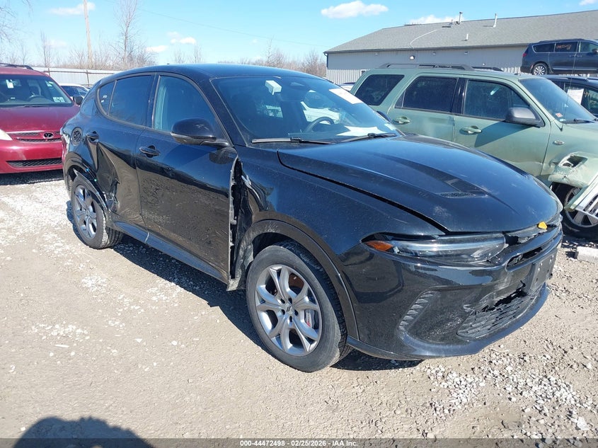 2024 Dodge Hornet VIN ZACPDFCW2R3A43923 IAAI salvage auction — FRONT END, Salvage Title, sold $3,500 on 2026-08-19 (photo 1)