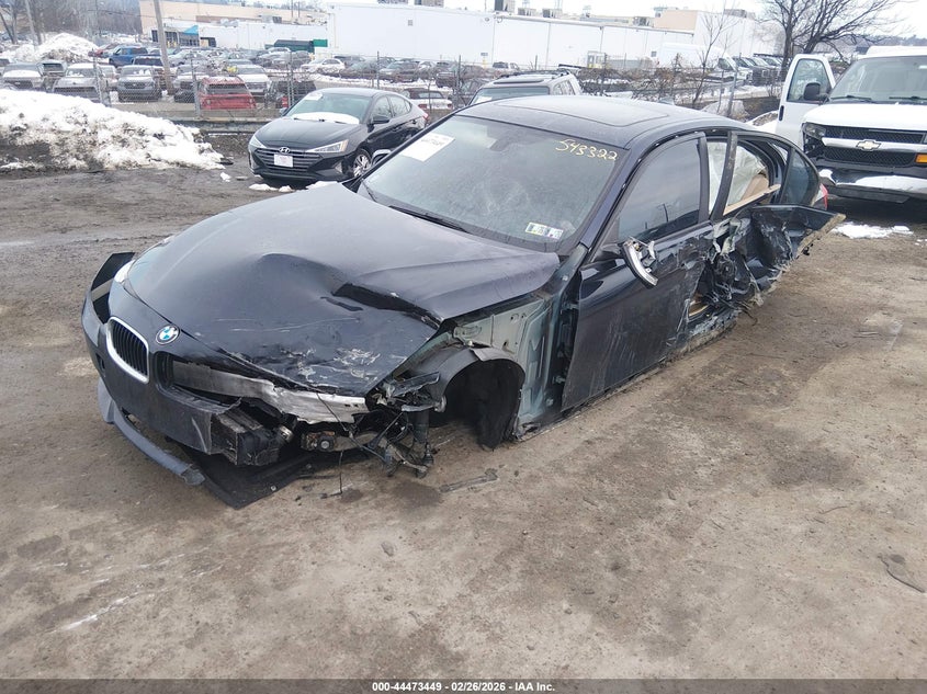 2014 BMW 3er VIN WBA3B5C57EP543322 IAAI salvage auction — SIDE, Salvage (Pennsylvania), sold $500 on 2026-07-25 (photo 2)