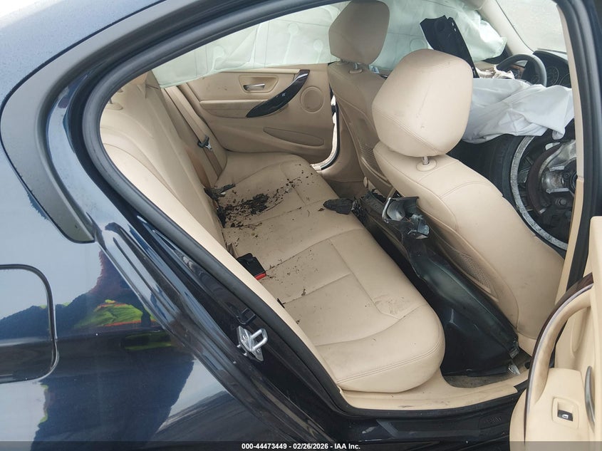 2014 BMW 3er VIN WBA3B5C57EP543322 IAAI salvage auction — SIDE, Salvage (Pennsylvania), sold $500 on 2026-07-25 (photo 8)