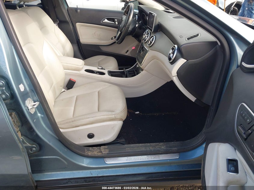 2015 Mercedes-benz Gla-klasse VIN WDCTG4GB3FJ166680 IAAI salvage auction — SIDE, Salvage Title, sold $3,325 on 2026-08-19 (photo 5)