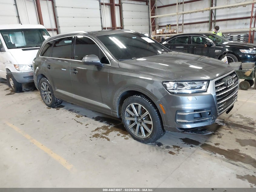 2019 Audi Q7 VIN WA1AAAF71KD008805 IAAI salvage auction — LEFT SIDE, Salvage Title, sold $525 on 2026-07-27 (photo 1)