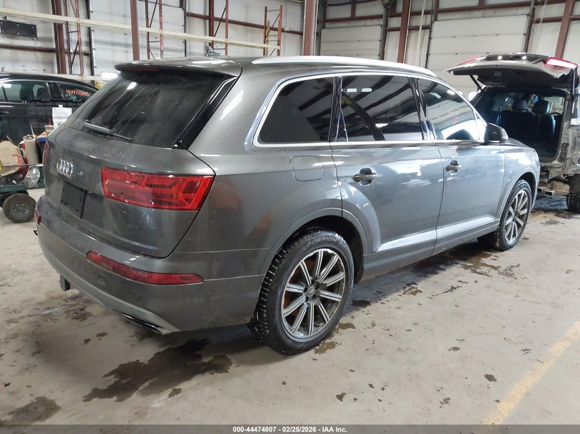 2019 Audi Q7 VIN WA1AAAF71KD008805 IAAI salvage auction — LEFT SIDE, Salvage Title, sold $525 on 2026-07-27 (photo 4)
