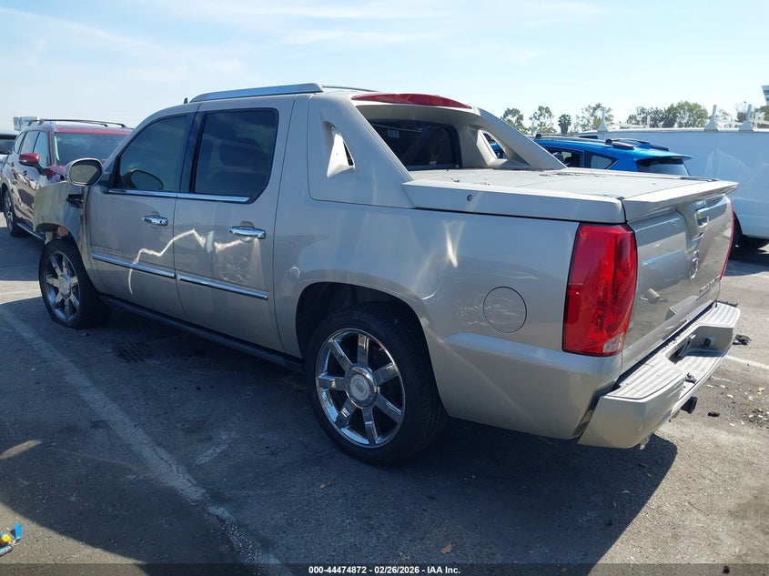 2007 Cadillac Escalade ext VIN 3GYFK62807G217753 IAAI salvage auction — ENGINE BURN, Salvage (California), sold $525 on 2026-07-09 (photo 3)