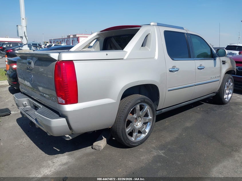 2007 Cadillac Escalade ext VIN 3GYFK62807G217753 IAAI salvage auction — ENGINE BURN, Salvage (California), sold $525 on 2026-07-09 (photo 4)