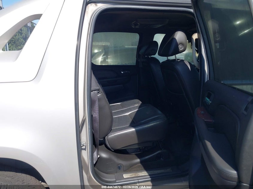 2007 Cadillac Escalade ext VIN 3GYFK62807G217753 IAAI salvage auction — ENGINE BURN, Salvage (California), sold $525 on 2026-07-09 (photo 8)