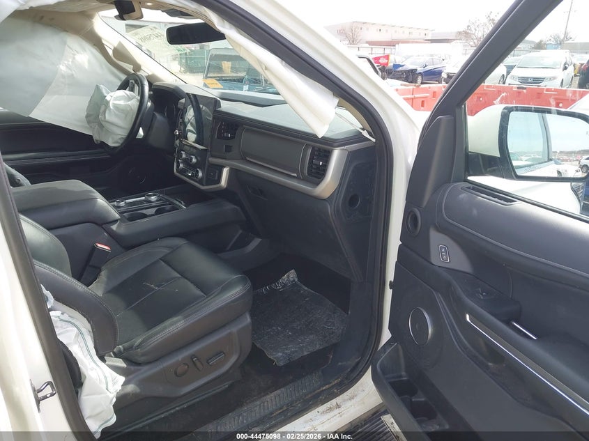 2023 Ford Expedition VIN 1FMJU1J88PEA13929 IAAI salvage auction — FRONT END, Clear (Oklahoma), sold $12,000 on 2026-07-28 (photo 5)