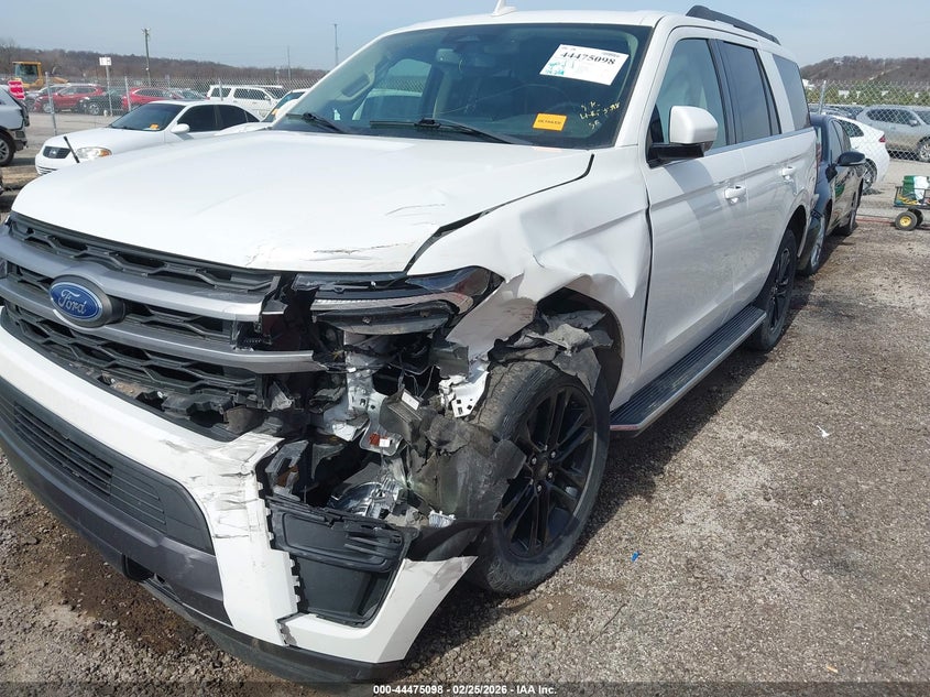 2023 Ford Expedition VIN 1FMJU1J88PEA13929 IAAI salvage auction — FRONT END, Clear (Oklahoma), sold $12,000 on 2026-07-28 (photo 6)