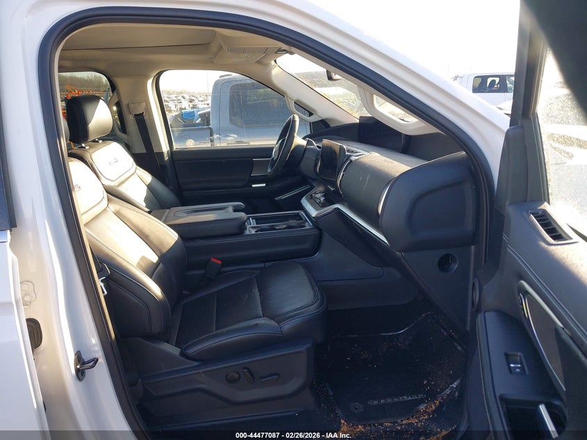 2025 Ford Expedition VIN 1FMJK1M83SEA28011 IAAI salvage auction — FRONT & REAR, Other, sold $13,300 on 2026-07-30 (photo 5)