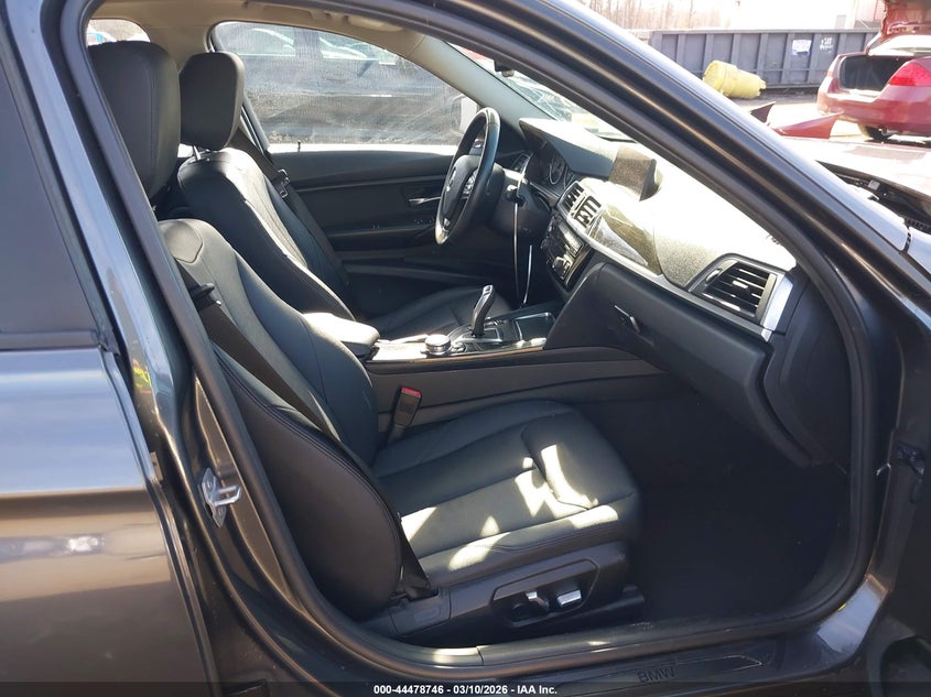 2017 BMW 3er VIN WBA8E5G32HNU42579 IAAI salvage auction — FRONT END, Salvage - Greater Than 75% (Maryland), sold $1,550 on 2026-07-31 (photo 5)
