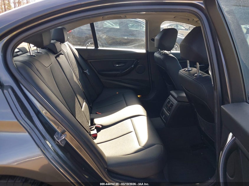 2017 BMW 3er VIN WBA8E5G32HNU42579 IAAI salvage auction — FRONT END, Salvage - Greater Than 75% (Maryland), sold $1,550 on 2026-07-31 (photo 8)