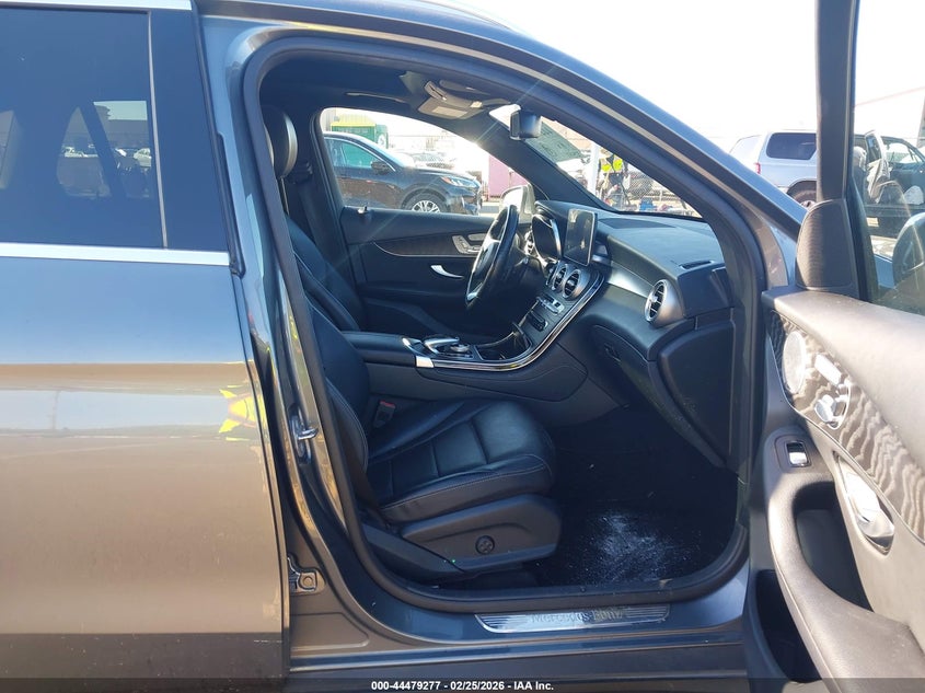 2018 Mercedes-benz Glc VIN WDC0G4KB6JV033603 IAAI salvage auction — FRONT & REAR, Salvage (Hawaii), sold $2,750 on 2026-07-28 (photo 5)