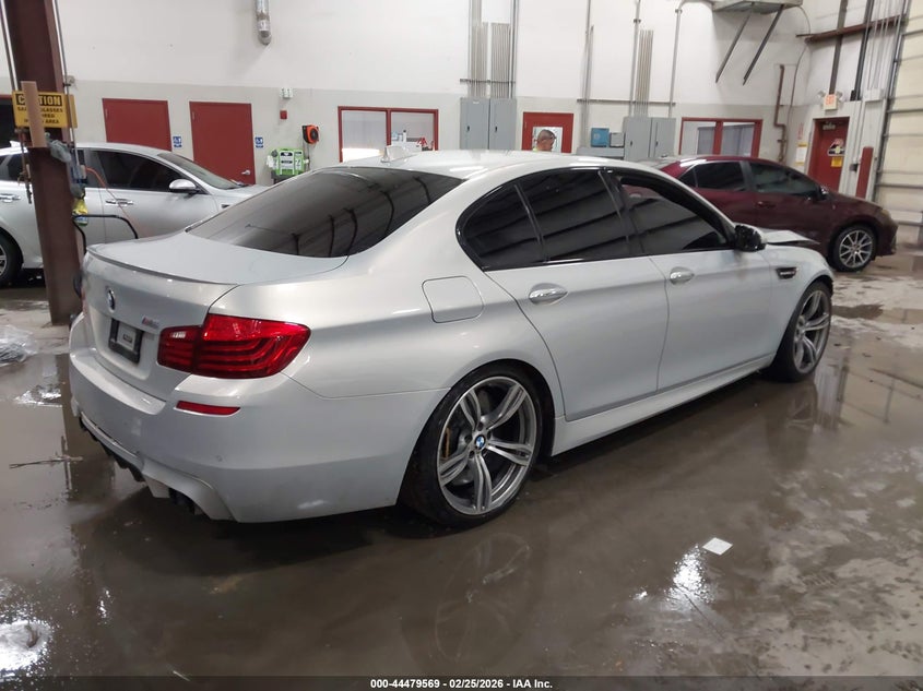 2014 BMW M5 VIN WBSFV9C51ED593223 IAAI salvage auction — FRONT END, Salvage Title, sold $5,700 on 2026-07-31 (photo 4)