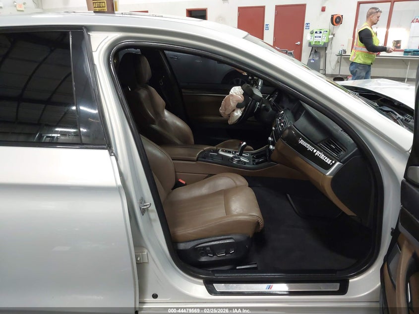 2014 BMW M5 VIN WBSFV9C51ED593223 IAAI salvage auction — FRONT END, Salvage Title, sold $5,700 on 2026-07-31 (photo 5)