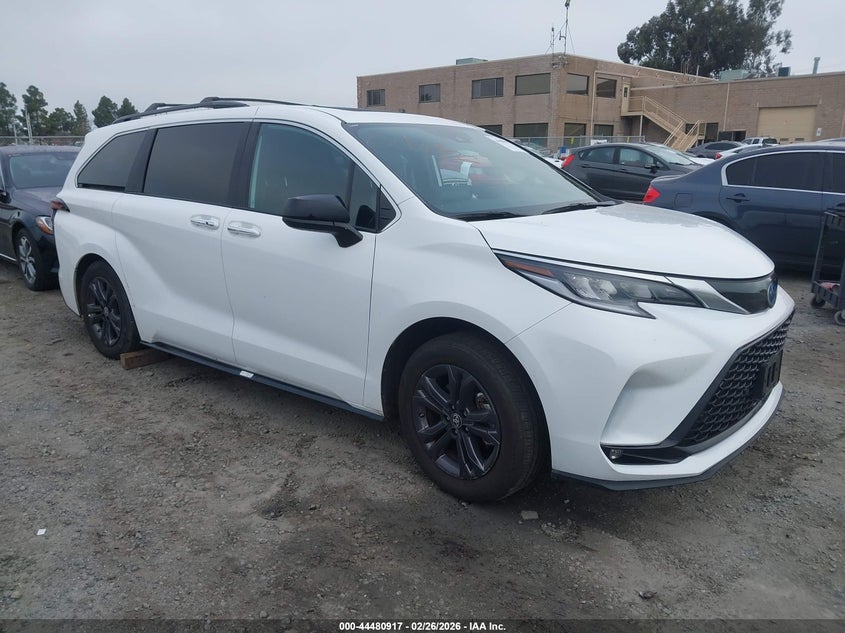 2024 Toyota Sienna VIN 5TDDSKFC8RS116811 IAAI salvage auction — LEFT SIDE, Salvage (California), sold $25,700 on 2026-07-13 (photo 1)