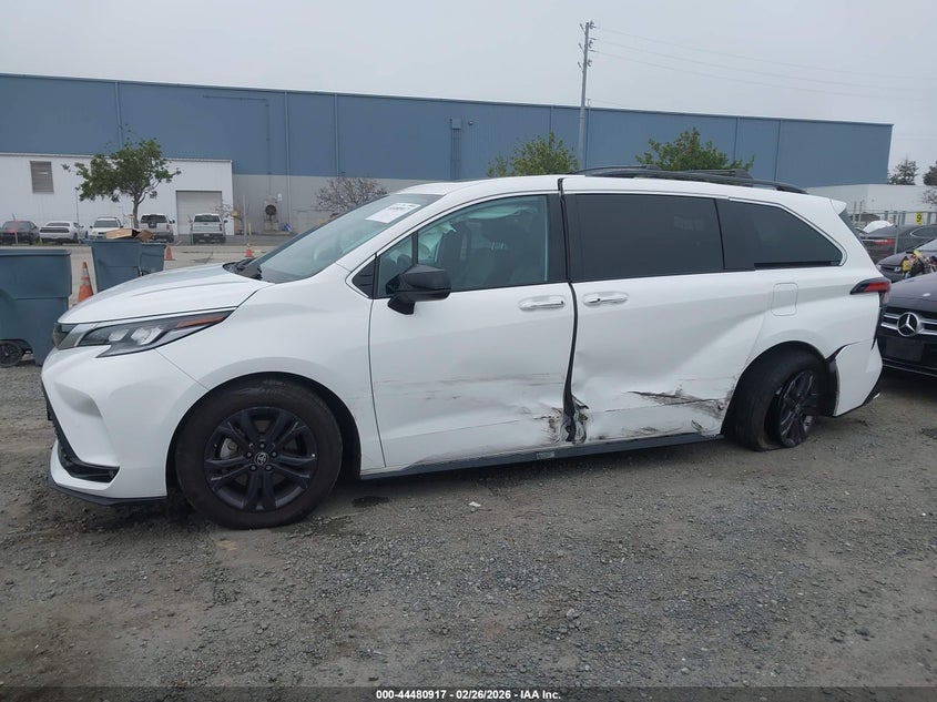 2024 Toyota Sienna VIN 5TDDSKFC8RS116811 IAAI salvage auction — LEFT SIDE, Salvage (California), sold $25,700 on 2026-07-13 (photo 6)