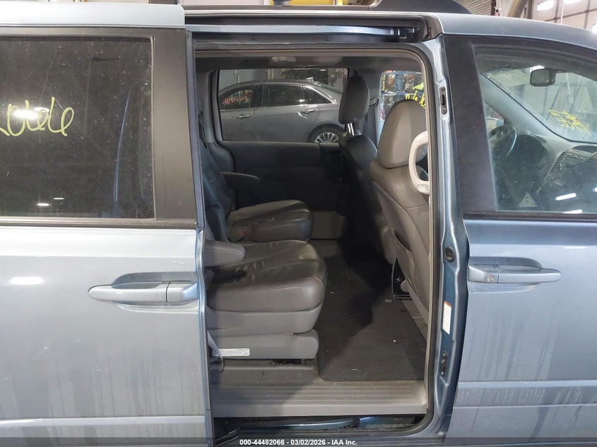 2007 Kia SEDONA VIN KNDMB233776170490 IAAI salvage auction — LEFT FRONT, Clear (Indiana), sold $750 on 2026-07-22 (photo 8)