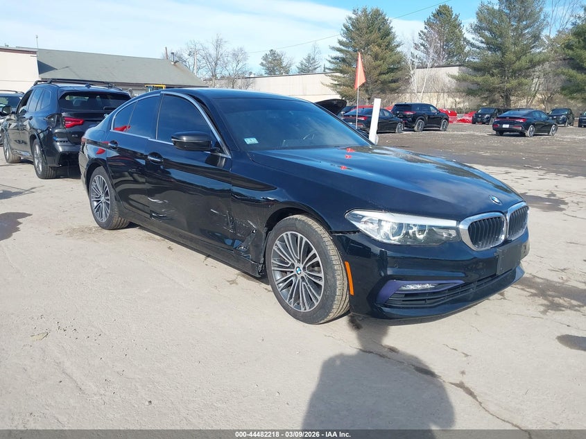 2018 BMW 5er VIN WBAJE7C58JWD53638 — IAAI salvage auction photo