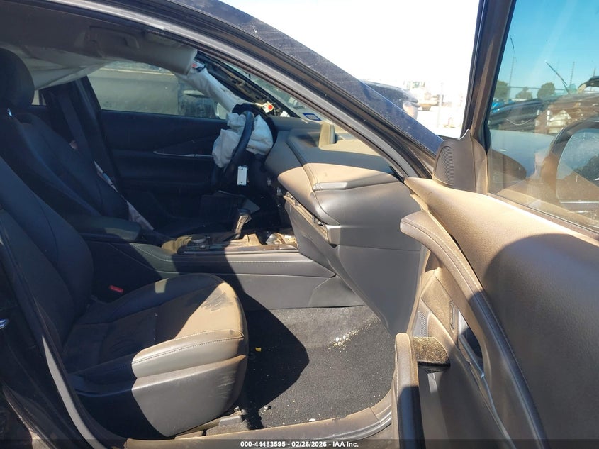 2024 Mazda Cx-30 VIN 3MVDMBBM3RM632324 IAAI salvage auction — FRONT END, Salvage Title, sold $2,650 on 2026-07-21 (photo 5)