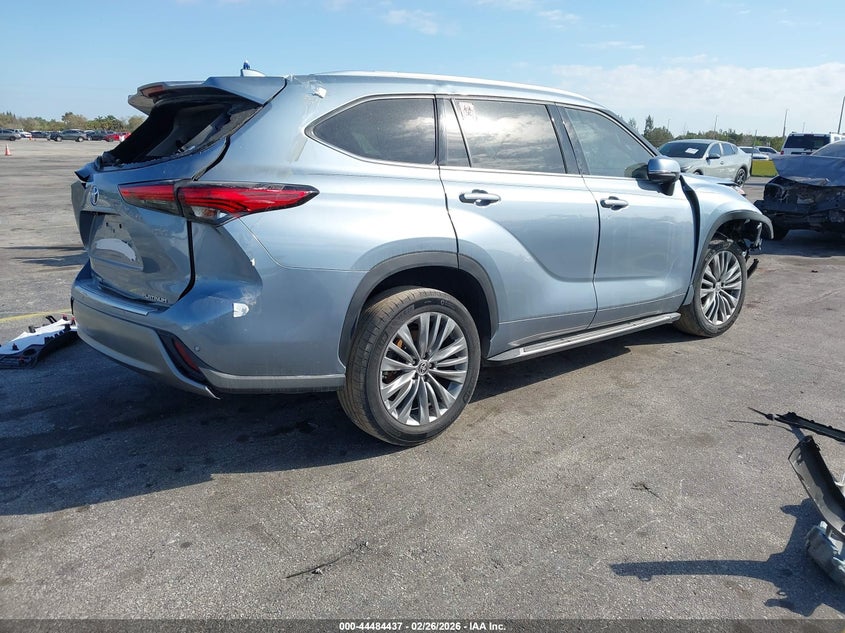 2021 Toyota Highlander VIN 5TDFZRAHXMS041022 IAAI salvage auction — FRONT & REAR, Salvage Title, sold $5,825 on 2026-07-23 (photo 4)