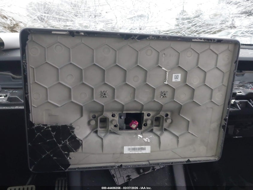 2022 Tesla Model y VIN 7SAYGDEF1NF442025 IAAI salvage auction — VANDALISM, Salvage Title, sold $7,825 on 2026-07-09 (photo 7)