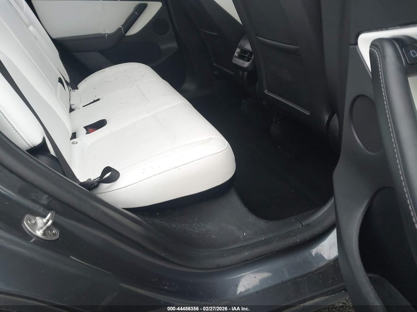 2022 Tesla Model y VIN 7SAYGDEF1NF442025 IAAI salvage auction — VANDALISM, Salvage Title, sold $7,825 on 2026-07-09 (photo 8)