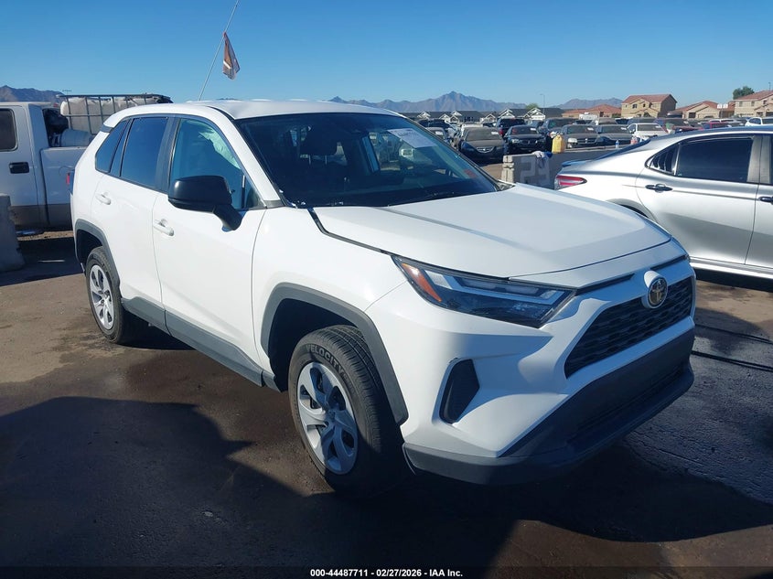2024 Toyota Rav 4 VIN 2T3H1RFV8RC268733 — IAAI salvage auction photo