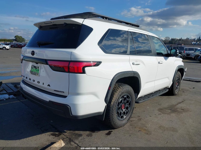 2026 Toyota Sequoia VIN 7SVAAABA8TX073339 IAAI salvage auction — FRONT END, Salvage (Oregon), sold $40,500 on 2026-07-09 (photo 4)