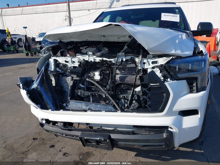 2026 Toyota Sequoia VIN 7SVAAABA8TX073339 IAAI salvage auction — FRONT END, Salvage (Oregon), sold $40,500 on 2026-07-09 (photo 6)