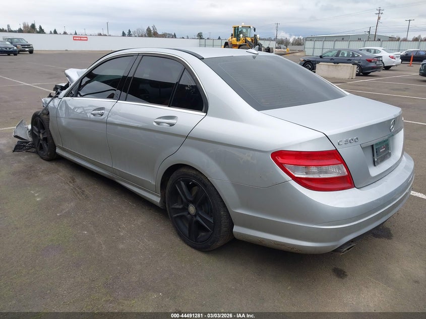 2010 Mercedes-benz C-klasse VIN WDDGF8BB0AR100077 IAAI salvage auction — FRONT END, Salvage (Oregon), sold $475 on 2026-08-18 (photo 3)