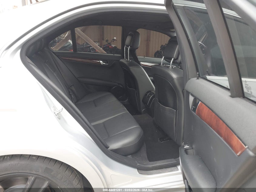 2010 Mercedes-benz C-klasse VIN WDDGF8BB0AR100077 IAAI salvage auction — FRONT END, Salvage (Oregon), sold $475 on 2026-08-18 (photo 8)