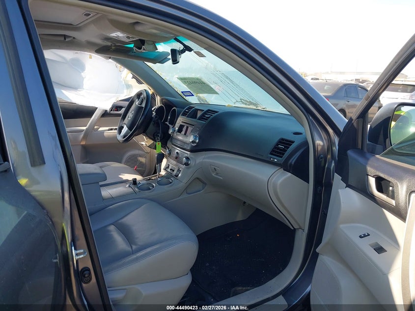 2012 Toyota Highlander VIN 5TDZK3EH8CS077704 IAAI salvage auction — LEFT SIDE, Salvage Title, sold $1,550 on 2026-07-09 (photo 5)