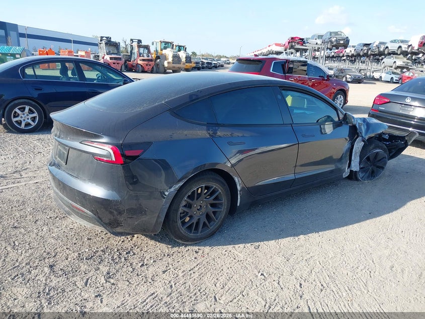 2025 Tesla Model 3 VIN 5YJ3E1EA8SF997792 IAAI salvage auction — RIGHT SIDE, Salvage Title, sold $9,100 on 2026-07-23 (photo 4)