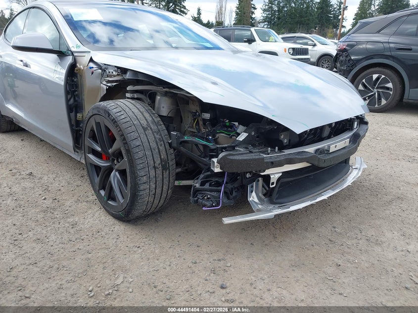 2025 Tesla Model s VIN 5YJSA1E69SF547832 IAAI salvage auction — FRONT END, Salvage Title, sold $52,000 on 2026-07-22 (photo 6)