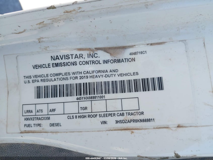 2019 International VIN 3HSDZAPR0KN669811 IAAI salvage auction — SIDE, Salvage Title, sold $6,300 on 2026-07-08 (photo 8)