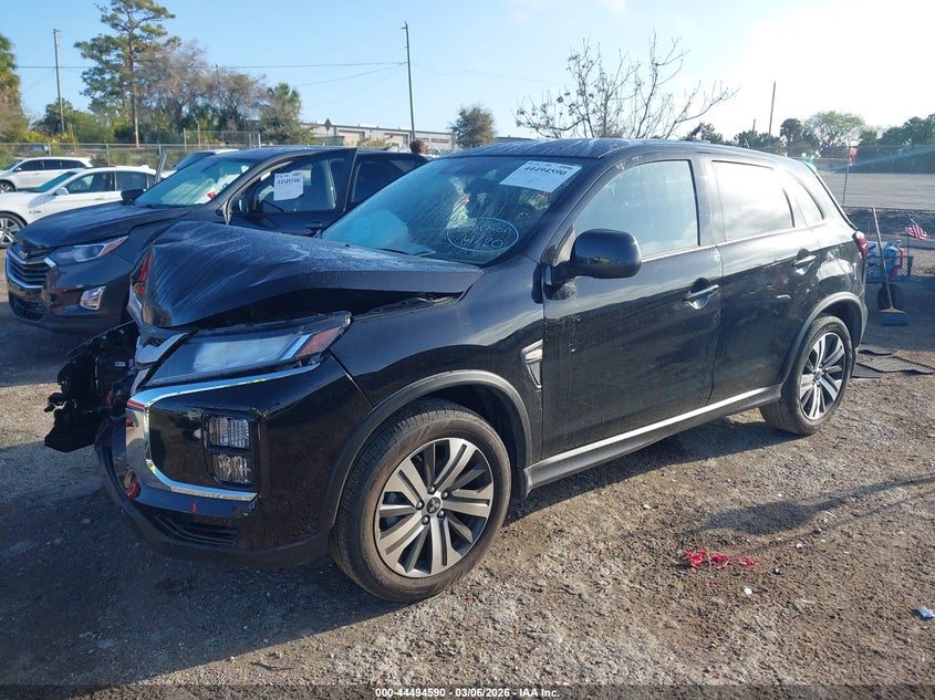 2025 Mitsubishi Outlander VIN JA4ARUAU8SU011367 IAAI salvage auction — FRONT & REAR, Salvage Title, sold $1,700 on 2026-07-23 (photo 2)