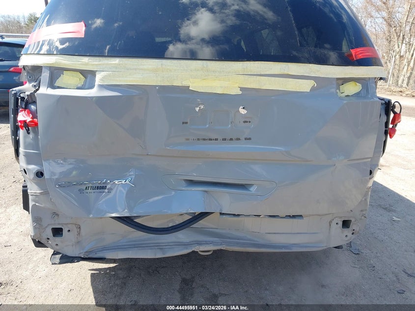 2022 Kia Carnival VIN KNDNE5H30N6062036 IAAI salvage auction — REAR END, Salvage (Rhode Island), sold $11,300 on 2026-07-07 (photo 6)