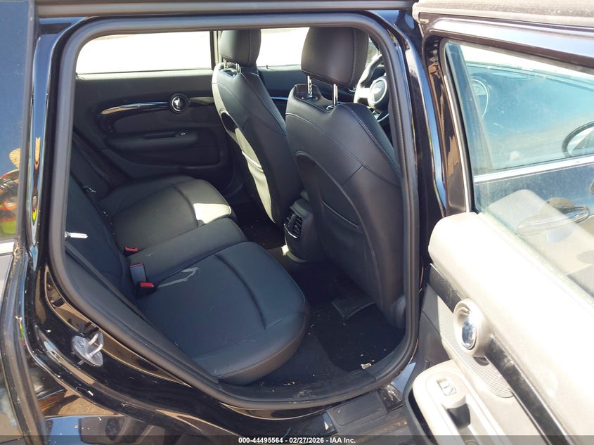 2022 Mini Clubman VIN WMWLV7C09N2R86656 IAAI salvage auction — REAR END, Salvage Title, sold $2,875 on 2026-08-18 (photo 8)
