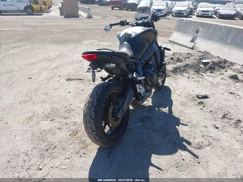 2022 Yamaha Mt VIN JYARN71Y2NA000729 IAAI salvage auction — ROLLOVER, Salvage Title, sold $5,700 on 2026-07-22 (photo 4)