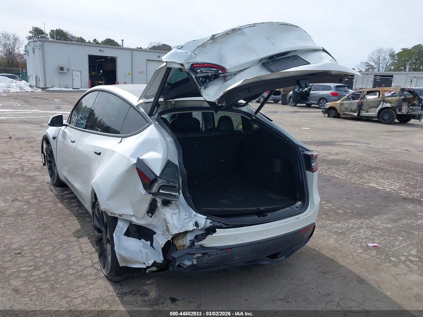 2022 Tesla Model y VIN 7SAYGDEF0NF567680 IAAI salvage auction — REAR END, Other, sold $7,875 on 2026-07-07 (photo 3)