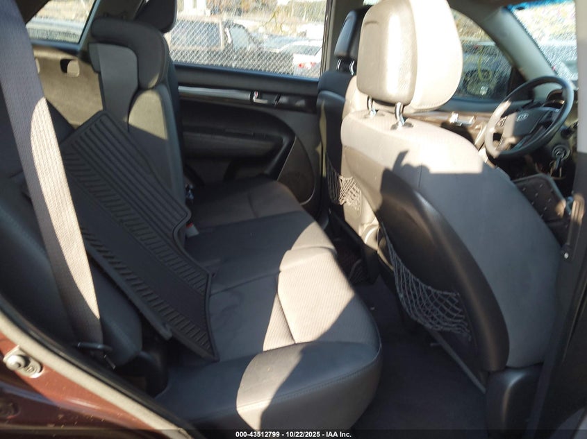 2011 Kia Sorento VIN 5XYKT3A15BG070387 IAAI salvage auction — RIGHT SIDE, Bill Of Sale (New York), sold $1,425 on 2026-07-14 (photo 8)