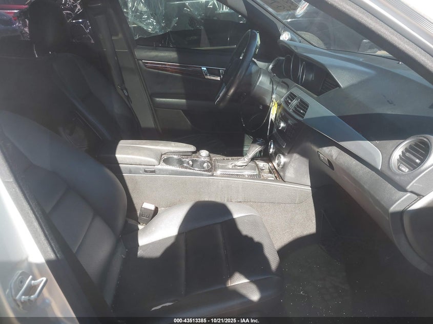 2012 Mercedes-benz C class VIN WDDGF4HB1CR223129 IAAI salvage auction — RIGHT FRONT, Clear (Oklahoma), sold $475 on 2026-08-12 (photo 5)