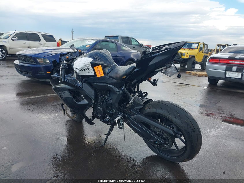 2025 Yamaha Yzfr7 VIN JYARM38E3SA020457 IAAI salvage auction — FRONT END, Other, sold $2,700 on 2026-07-07 (photo 3)