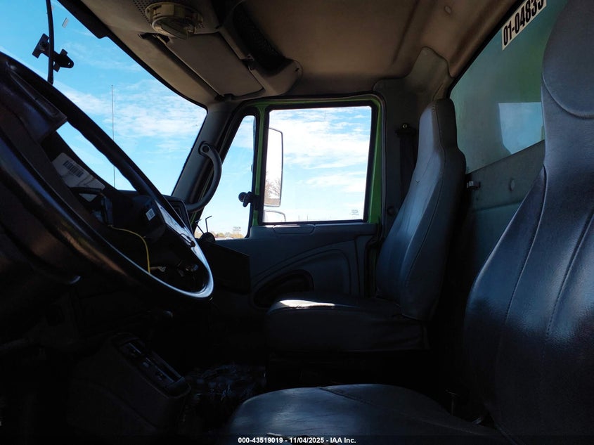 2004 International VIN 1HTMMAANX4H669635 IAAI salvage auction — NORMAL WEAR, Clear (Illinois), sold $1,200 on 2026-07-28 (photo 7)