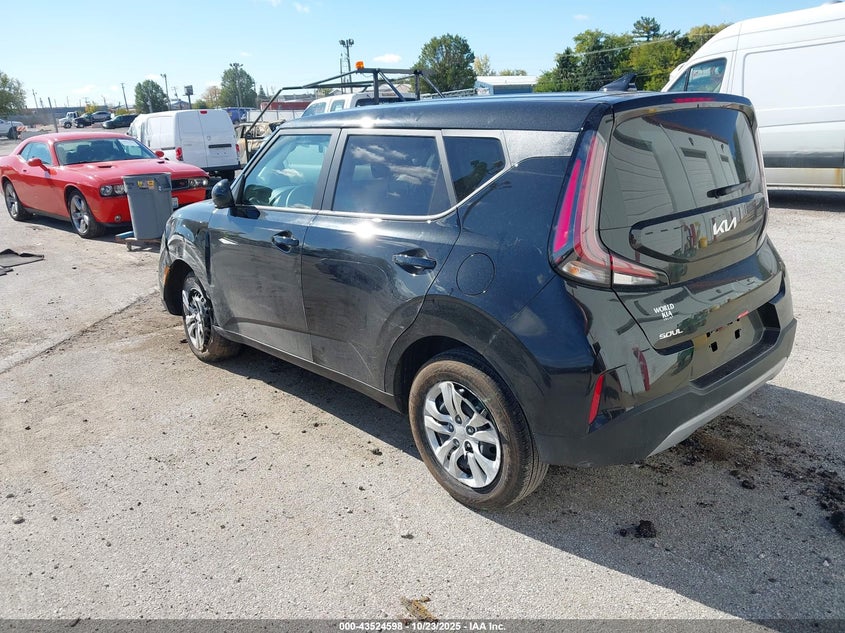 2025 Kia Soul VIN KNDJ23AU5S7960748 IAAI salvage auction — LEFT FRONT, Salvage (Illinois), sold $3,300 on 2026-07-28 (photo 3)