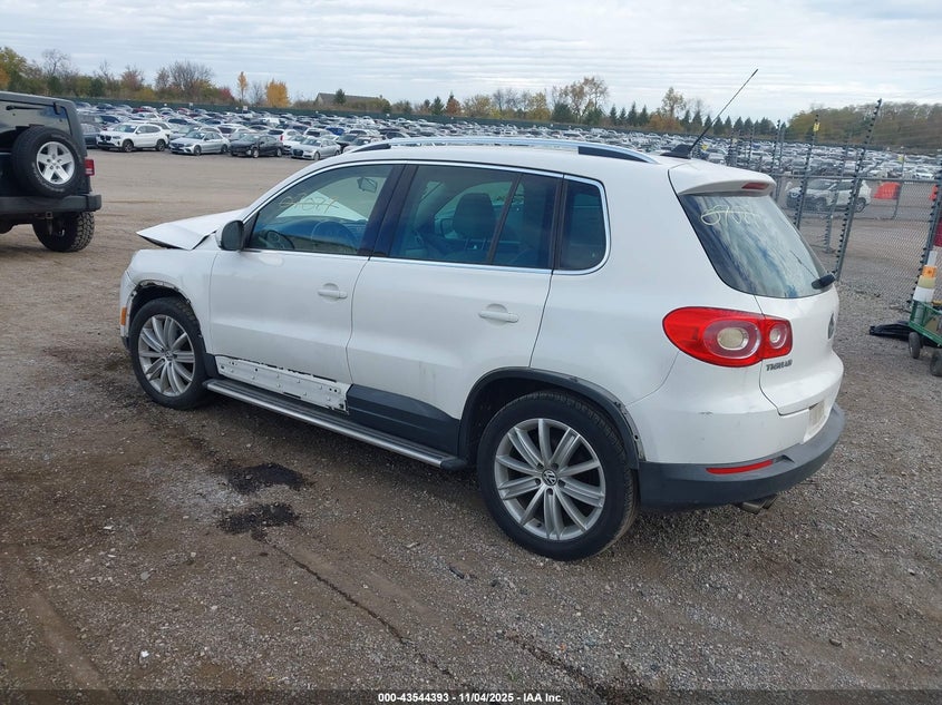 2011 Volkswagen Tiguan VIN WVGAV7AX6BW513761 IAAI salvage auction — FRONT END, Regular (South Dakota), sold $25 on 2026-07-22 (photo 3)