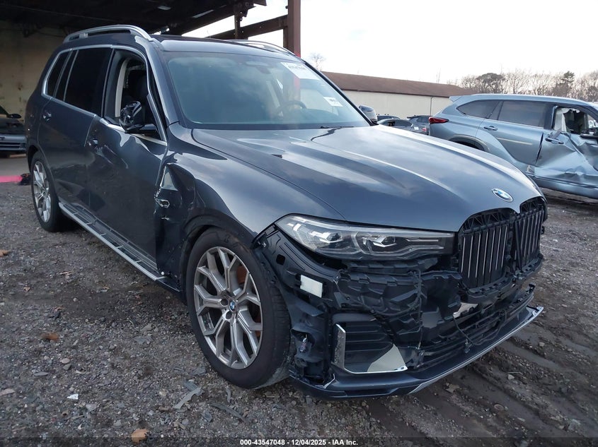 2021 BMW X7 VIN 5UXCW2C06M9H76574 — IAAI salvage auction photo