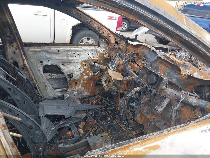 2016 Nissan Rogue sport VIN KNMAT2MT4GP649085 IAAI salvage auction — TOTAL BURN, Other, sold $25 on 2026-07-23 (photo 5)