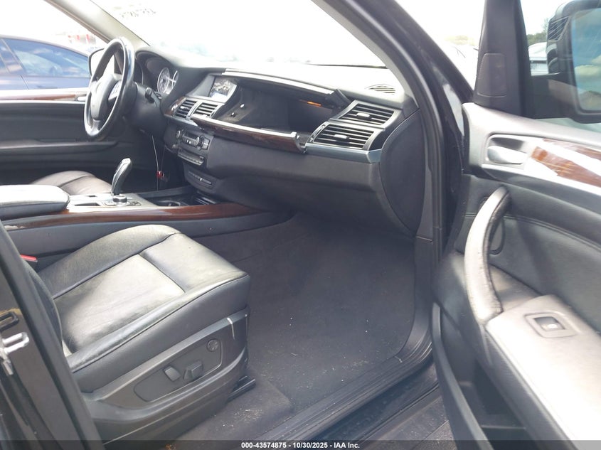 2013 BMW X5 VIN 5UXZV4C53D0B00737 IAAI salvage auction — LEFT & RIGHT, Rebuildable (Florida), sold $1,300 on 2026-07-30 (photo 5)